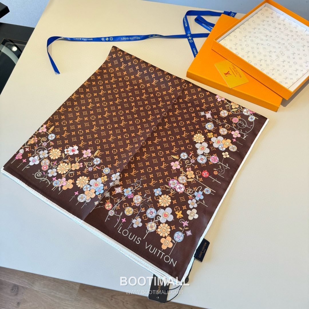 Louis Vuitton x Takashi Murakami Monogram Superflat Flowers Silk Square Scarf 100% Mulberry Silk Print Scarf 루이비통 x 무라카미 타카시 모노그램 슈퍼플랫 플라워 실크 스퀘어 스카프 90cm 2