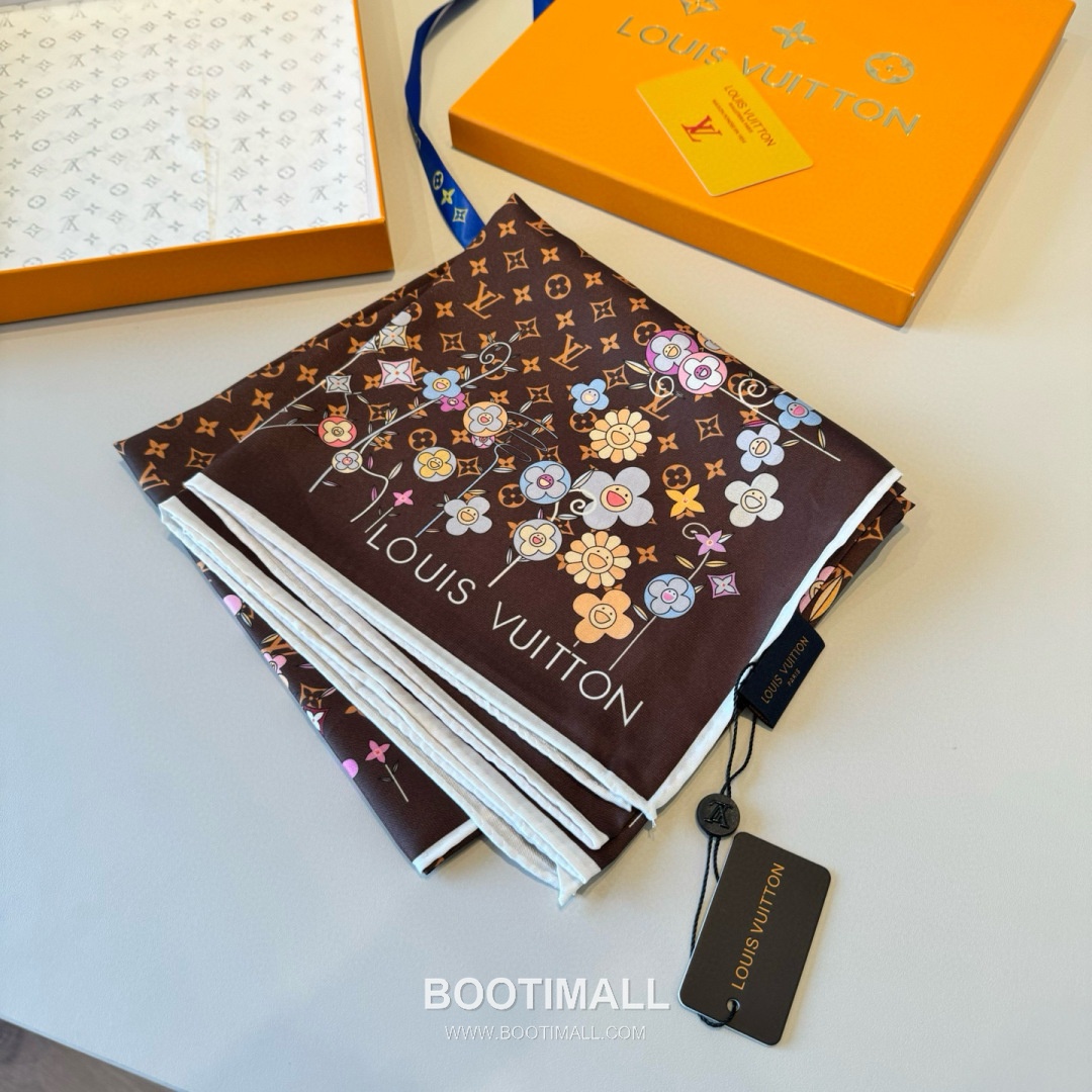 Louis Vuitton x Takashi Murakami Monogram Superflat Flowers Silk Square Scarf 100% Mulberry Silk Print Scarf 루이비통 x 무라카미 타카시 모노그램 슈퍼플랫 플라워 실크 스퀘어 스카프 90cm 4