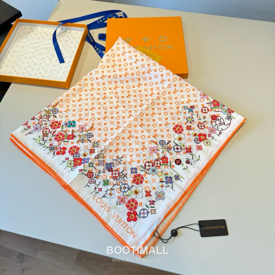 Louis Vuitton x Takashi Murakami Monogram Superflat Flowers Silk Square Scarf 100% Mulberry Silk Print Scarf 루이비통 x 무라카미 타카시 모노그램 슈퍼플랫 플라워 실크 스퀘어 스카프 90cm 2