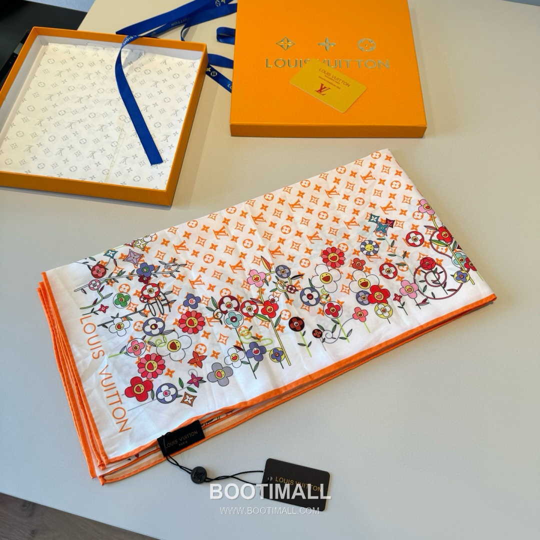 Louis Vuitton x Takashi Murakami Monogram Superflat Flowers Silk Square Scarf 100% Mulberry Silk Print Scarf 루이비통 x 무라카미 타카시 모노그램 슈퍼플랫 플라워 실크 스퀘어 스카프 90cm 3