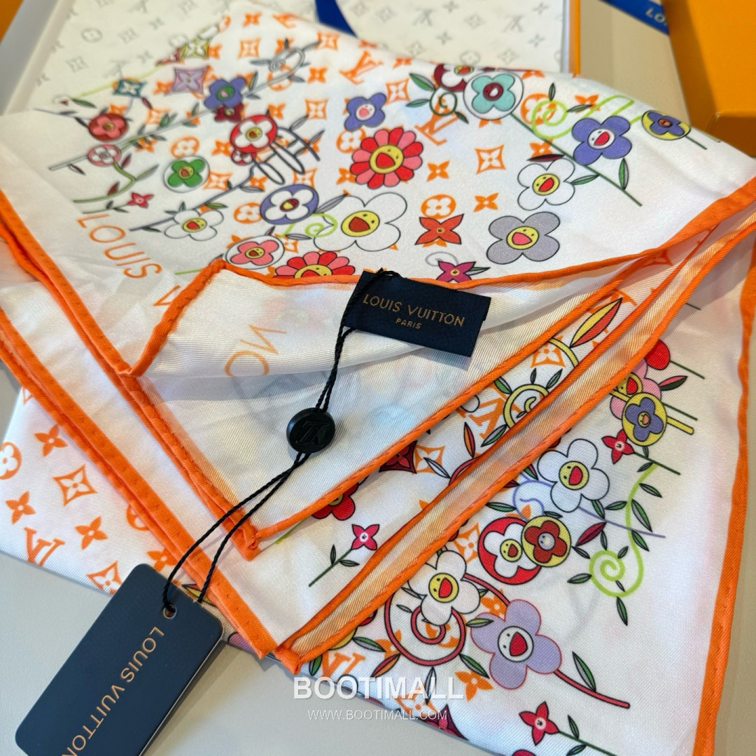 Louis Vuitton x Takashi Murakami Monogram Superflat Flowers Silk Square Scarf 100% Mulberry Silk Print Scarf 루이비통 x 무라카미 타카시 모노그램 슈퍼플랫 플라워 실크 스퀘어 스카프 90cm 6