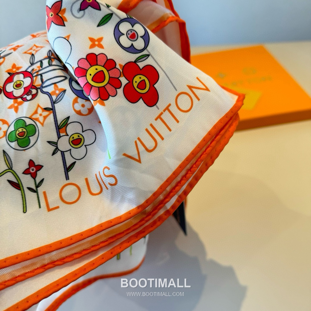 Louis Vuitton x Takashi Murakami Monogram Superflat Flowers Silk Square Scarf 100% Mulberry Silk Print Scarf 루이비통 x 무라카미 타카시 모노그램 슈퍼플랫 플라워 실크 스퀘어 스카프 90cm 7
