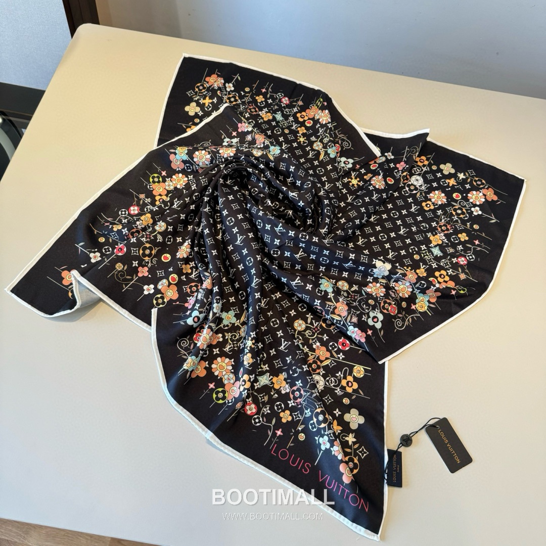 Louis Vuitton x Takashi Murakami Monogram Superflat Flowers Silk Square Scarf 100% Mulberry Silk Print Scarf 루이비통 x 무라카미 타카시 모노그램 슈퍼플랫 플라워 실크 스퀘어 스카프 90cm 7