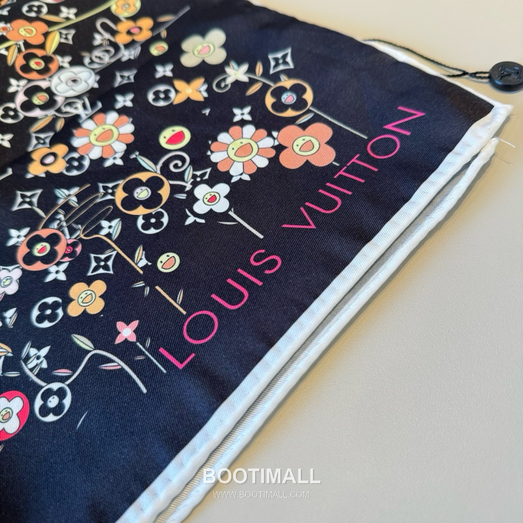 Louis Vuitton x Takashi Murakami Monogram Superflat Flowers Silk Square Scarf 100% Mulberry Silk Print Scarf 루이비통 x 무라카미 타카시 모노그램 슈퍼플랫 플라워 실크 스퀘어 스카프 90cm 8