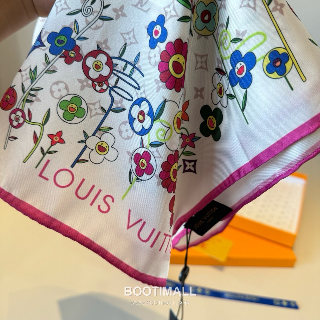 Louis Vuitton x Takashi Murakami Monogram Superflat Flowers Silk Square Scarf 100% Mulberry Silk Print Scarf 루이비통 x 무라카미 타카시 모노그램 슈퍼플랫 플라워 실크 스퀘어 스카프 90cm 7