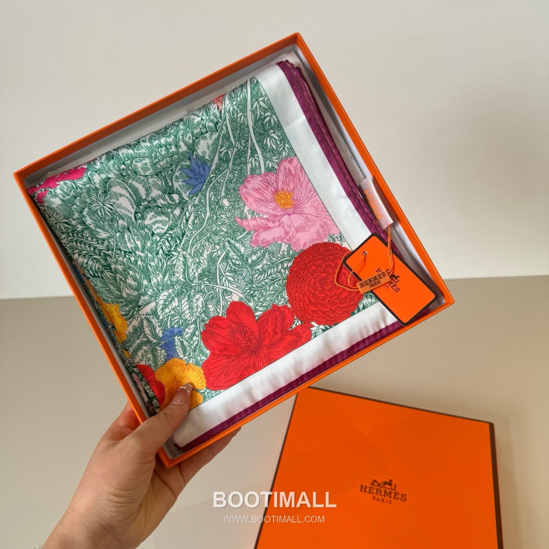 Hermes Retour a la Nature Silk Square Scarf 100% Silk Print Scarf 에르메스 리투르 아 라 나튀르 실크 스퀘어 스카프 90cm 4