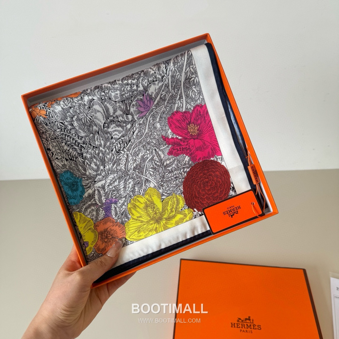 Hermes Retour a la Nature Silk Square Scarf 100% Silk Print Scarf 에르메스 리투르 아 라 나튀르 실크 스퀘어 스카프 90cm 2