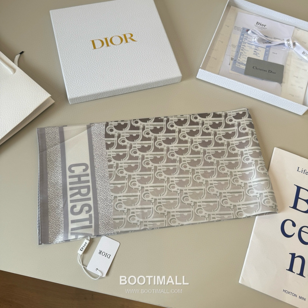 Dior Diortwin Oblique Silk Twill Square Scarf with Logo Jacquard Print 디올 디올트윈 오블리크 실크 트윌 스퀘어 스카프 로고 자카드 90cm 3