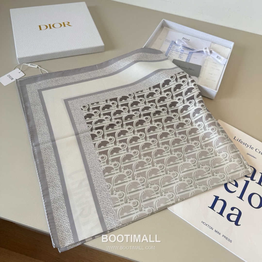 Dior Diortwin Oblique Silk Twill Square Scarf with Logo Jacquard Print 디올 디올트윈 오블리크 실크 트윌 스퀘어 스카프 로고 자카드 90cm 4