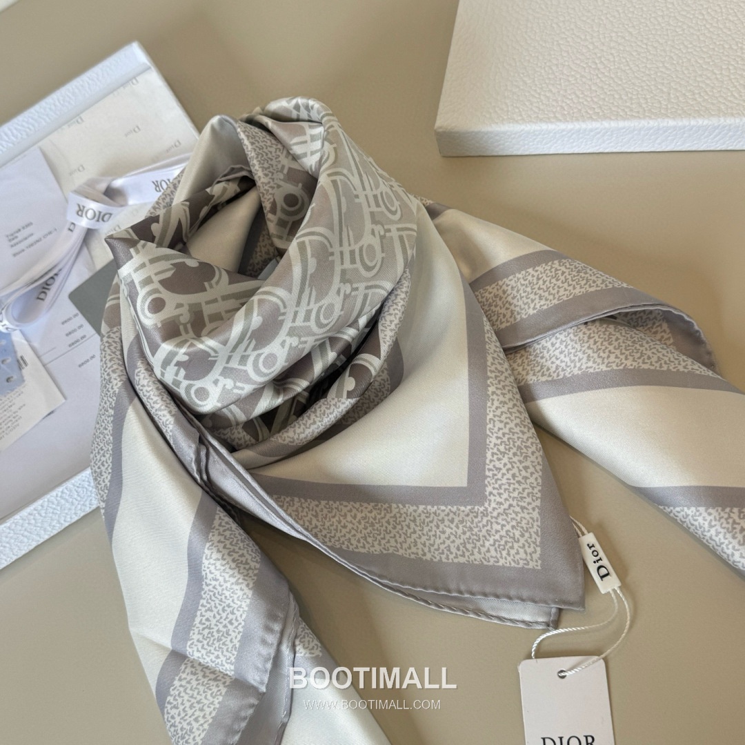Dior Diortwin Oblique Silk Twill Square Scarf with Logo Jacquard Print 디올 디올트윈 오블리크 실크 트윌 스퀘어 스카프 로고 자카드 90cm 7