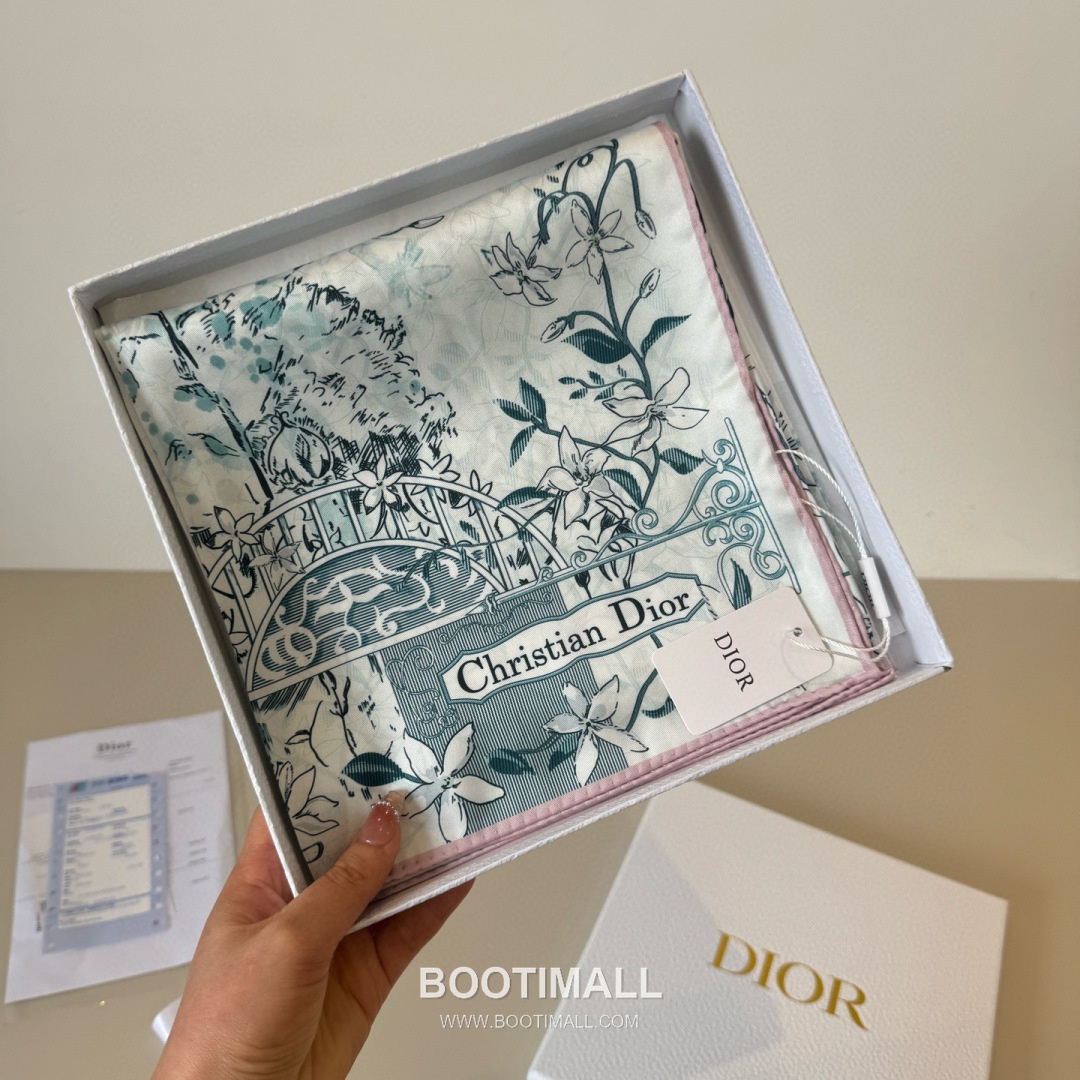 Dior Diortwin Oblique Silk Twill Square Scarf with Logo Jacquard Print 디올 디올트윈 오블리크 실크 트윌 스퀘어 스카프 로고 자카드 90cm 2