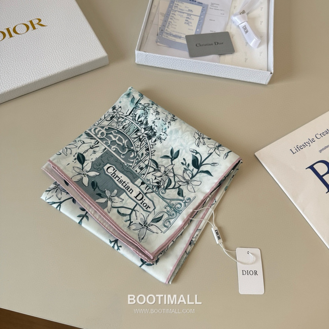 Dior Diortwin Oblique Silk Twill Square Scarf with Logo Jacquard Print 디올 디올트윈 오블리크 실크 트윌 스퀘어 스카프 로고 자카드 90cm 3