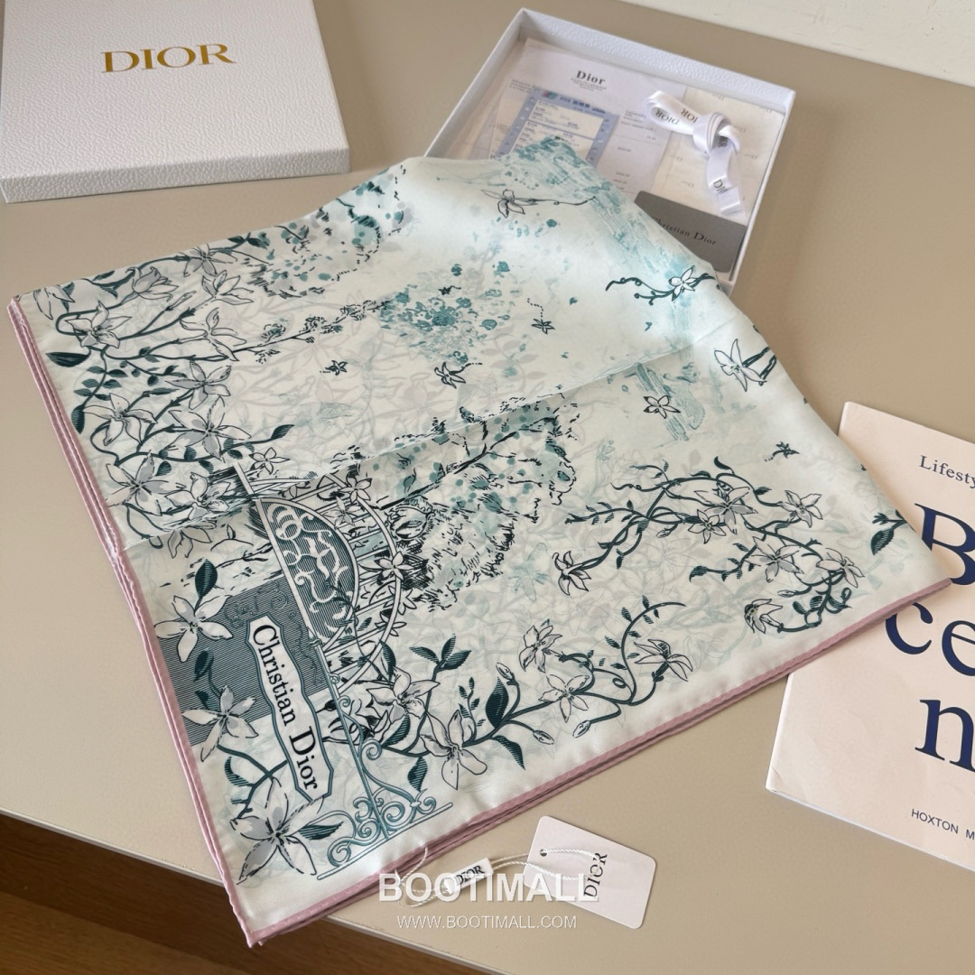 Dior Diortwin Oblique Silk Twill Square Scarf with Logo Jacquard Print 디올 디올트윈 오블리크 실크 트윌 스퀘어 스카프 로고 자카드 90cm 4