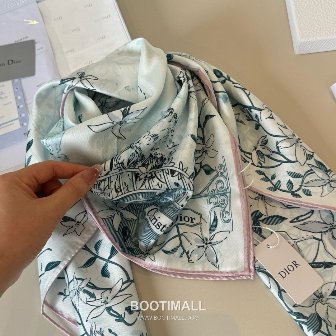 Dior Diortwin Oblique Silk Twill Square Scarf with Logo Jacquard Print 디올 디올트윈 오블리크 실크 트윌 스퀘어 스카프 로고 자카드 90cm 8