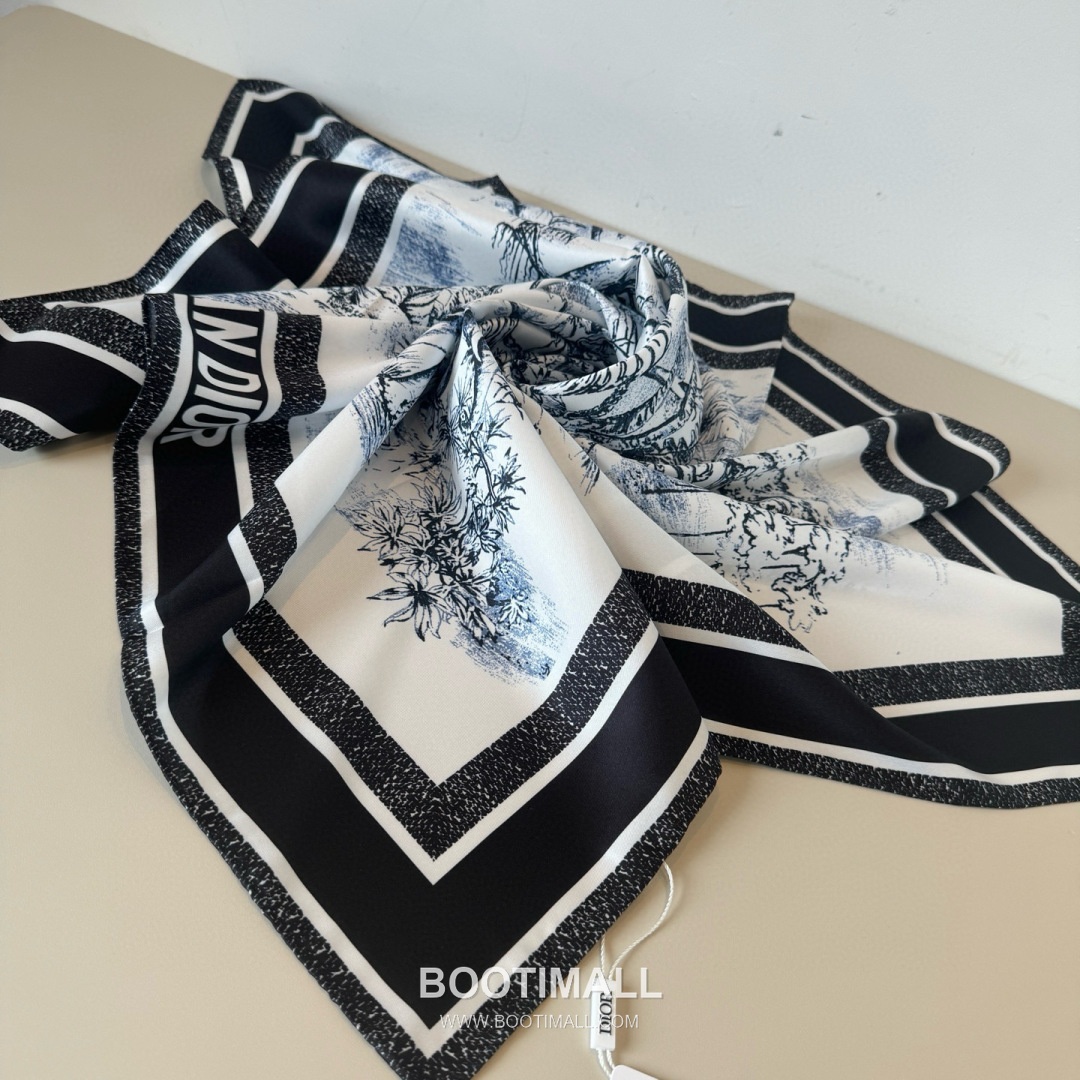 Dior Diortwin Oblique Silk Twill Square Scarf with Logo Jacquard Print 디올 디올트윈 오블리크 실크 트윌 스퀘어 스카프 로고 자카드 90cm 8