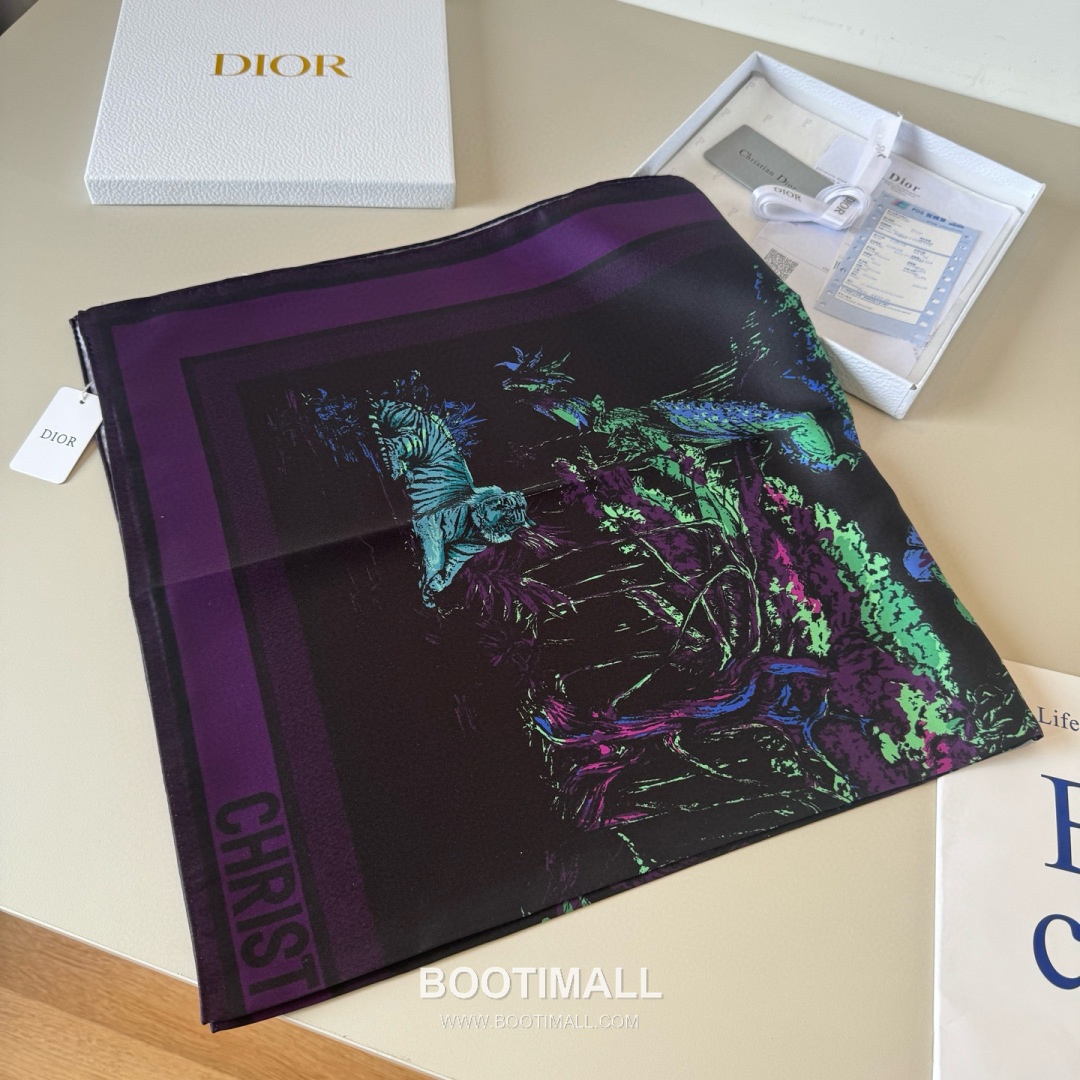 Dior Diortwin Oblique Silk Twill Square Scarf with Logo Jacquard Print 디올 디올트윈 오블리크 실크 트윌 스퀘어 스카프 로고 자카드 90cm 3