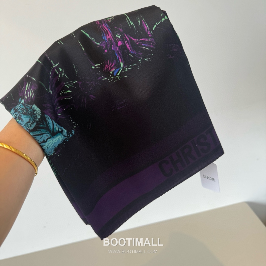 Dior Diortwin Oblique Silk Twill Square Scarf with Logo Jacquard Print 디올 디올트윈 오블리크 실크 트윌 스퀘어 스카프 로고 자카드 90cm 8