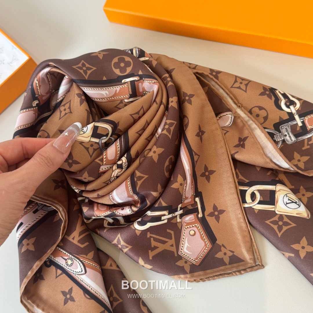 Louis Vuitton Monogram Belt Motif Silk Twill Square Scarf 100% Silk Twill Print Scarf 루이비통 모노그램 벨트 모티프 실크 트윌 스퀘어 스카프 90cm 7