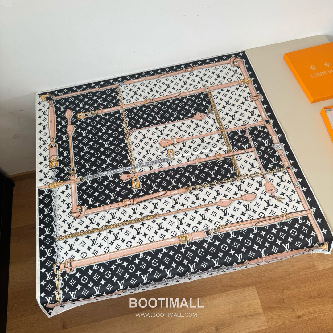 Louis Vuitton Monogram Belt Motif Silk Twill Square Scarf 100% Silk Twill Print Scarf 루이비통 모노그램 벨트 모티프 실크 트윌 스퀘어 스카프 90cm 1