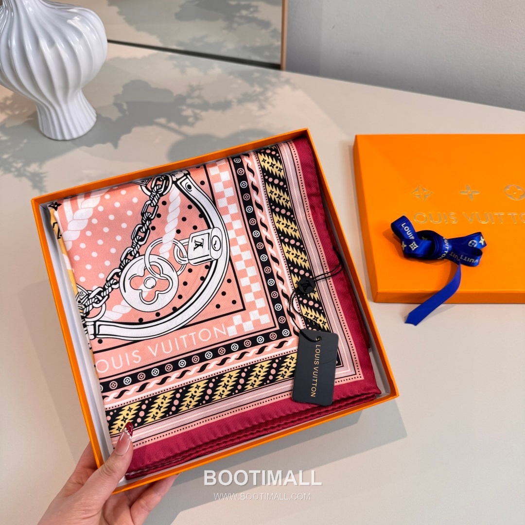 Louis Vuitton Chain Clover Monogram Silk Square Scarf 100% Silk Print Scarf 루이비통 체인 클로버 모노그램 실크 스퀘어 스카프 90cm 4