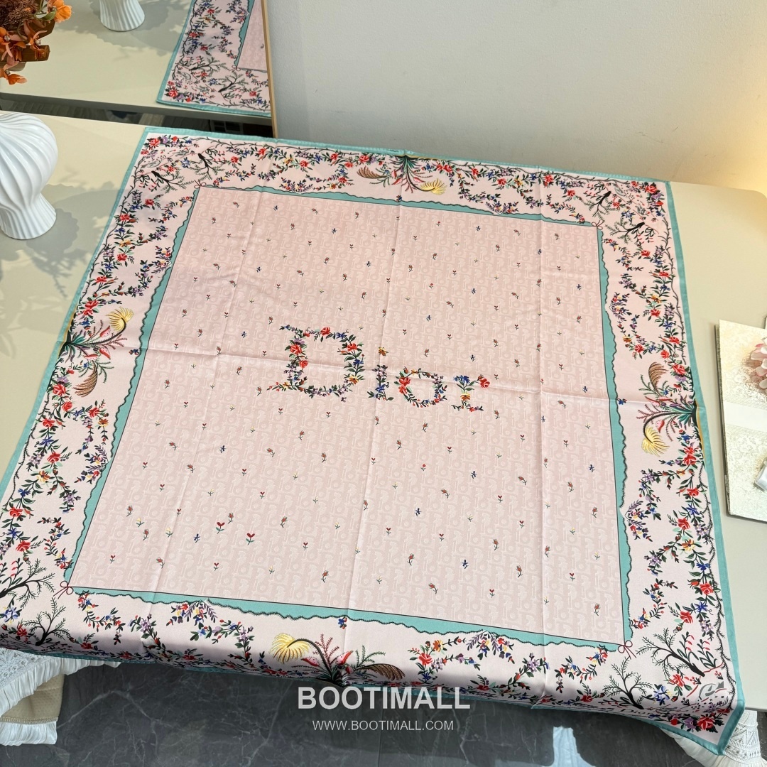 Dior Dioramour Revolution Flowers Silk Twill Square Scarf 100% Silk Twill Print Scarf 디올 디올아무르 레볼루션 플라워 실크 트윌 스퀘어 스카프 90cm 2