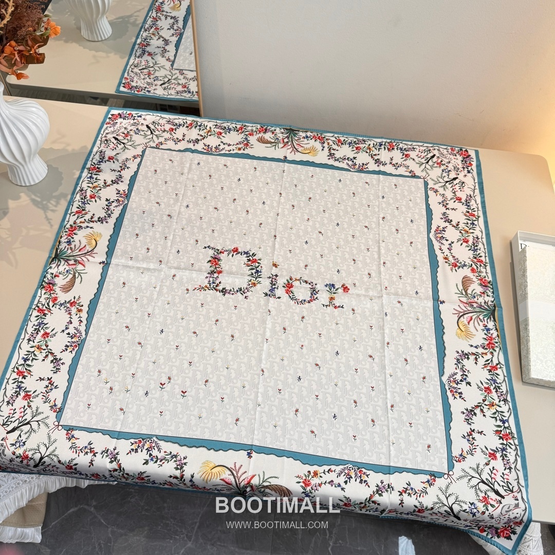 Dior Dioramour Revolution Flowers Silk Twill Square Scarf 100% Silk Twill Print Scarf 디올 디올아무르 레볼루션 플라워 실크 트윌 스퀘어 스카프 90cm 2