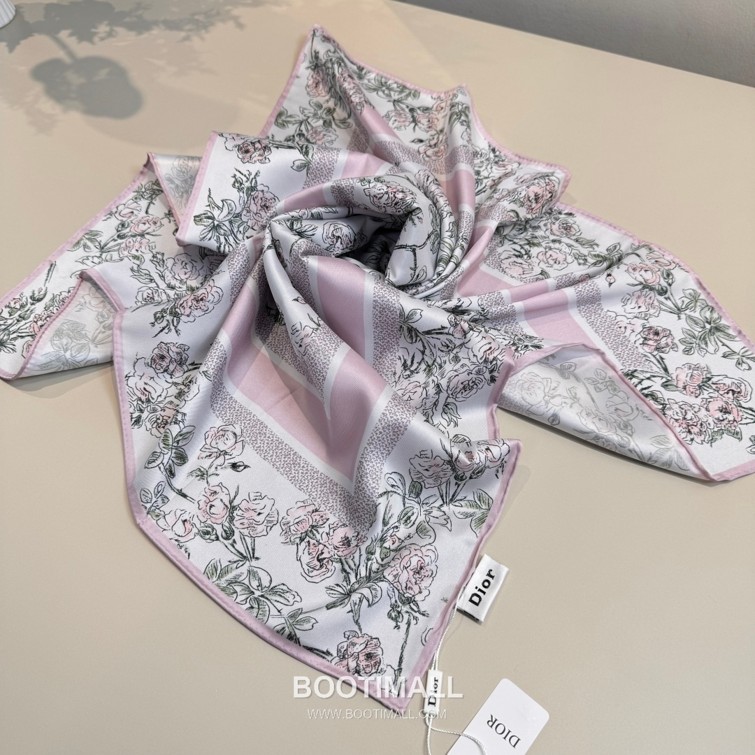 Dior Rosier de Dior Silk Twill Square Scarf with Floral Logo Jacquard 디올 로지에 드 디올 실크 트윌 스퀘어 스카프 플로럴 로고 자카드 90cm 8