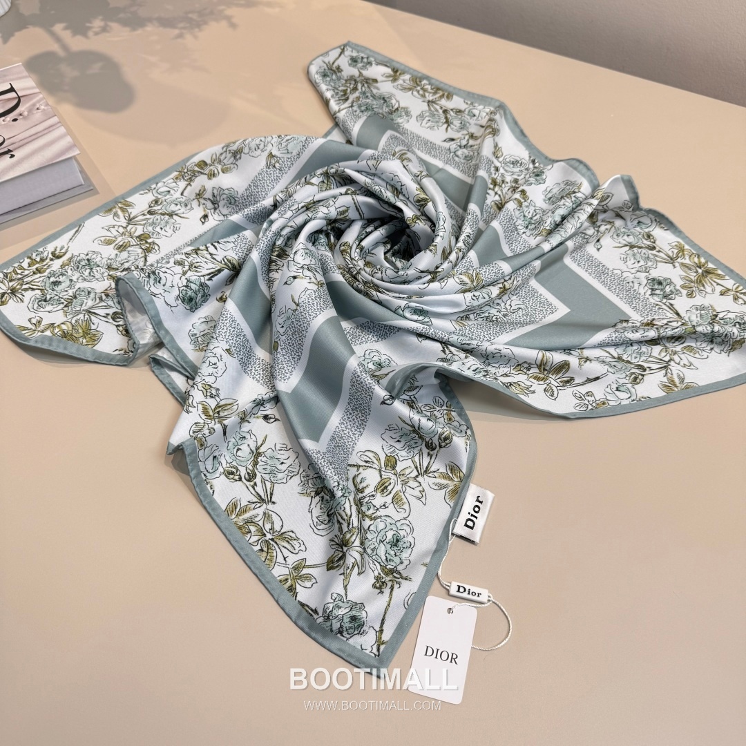 Dior Rosier de Dior Silk Twill Square Scarf with Floral Logo Jacquard 디올 로지에 드 디올 실크 트윌 스퀘어 스카프 플로럴 로고 자카드 90cm 8