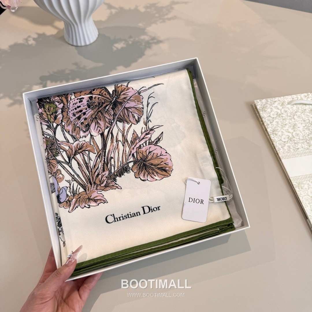 Dior Butterfly Around the World Silk Square Scarf 100% Mulberry Silk Print Scarf 디올 버터플라이 어라운드 더 월드 실크 스퀘어 스카프 90cm 5