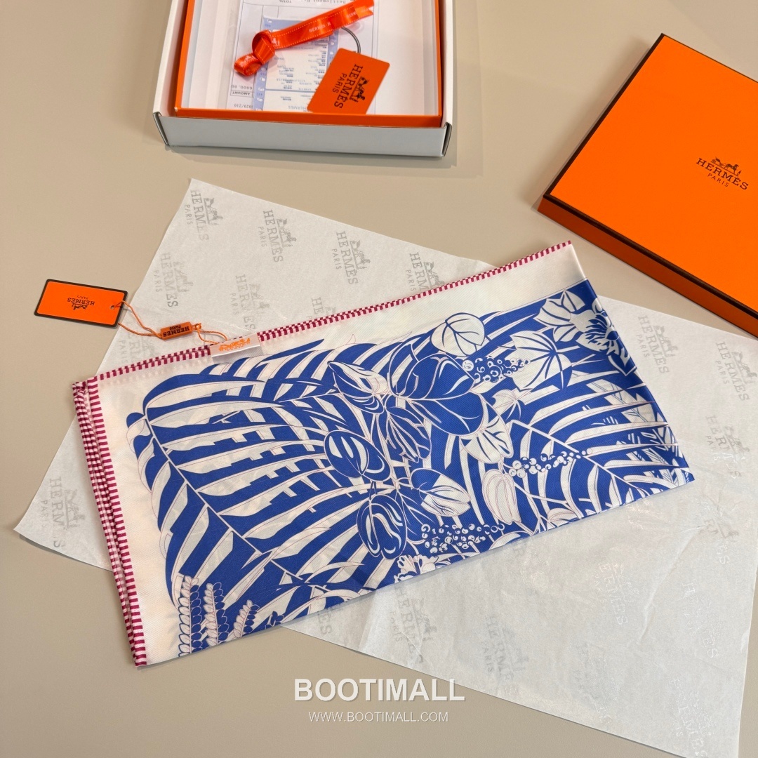 Hermès Flamingo Party Totem Silk Square Scarf Print Design 에르메스 플라밍고 파티 토템 실크 스퀘어 스카프 90cm 3