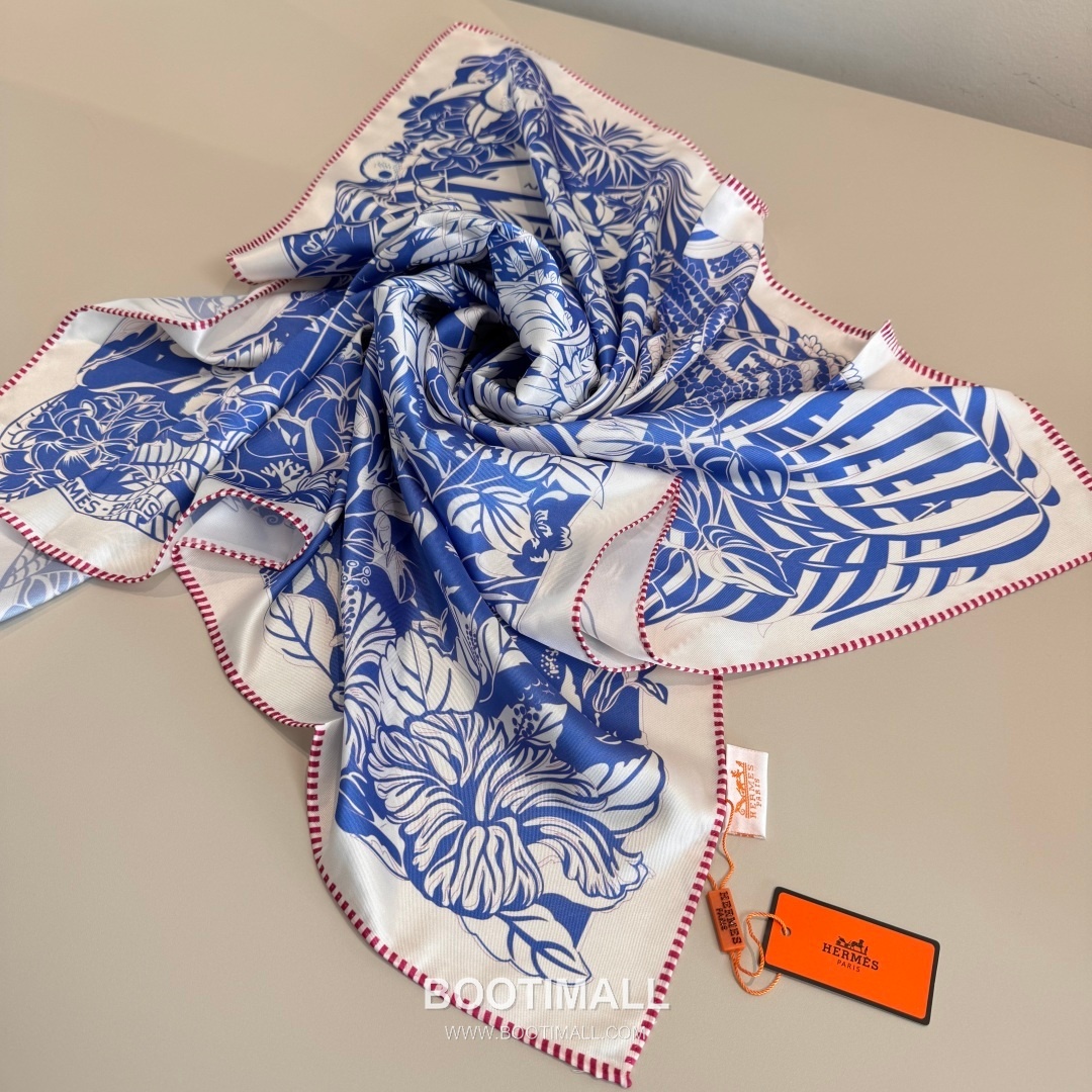 Hermès Flamingo Party Totem Silk Square Scarf Print Design 에르메스 플라밍고 파티 토템 실크 스퀘어 스카프 90cm 7