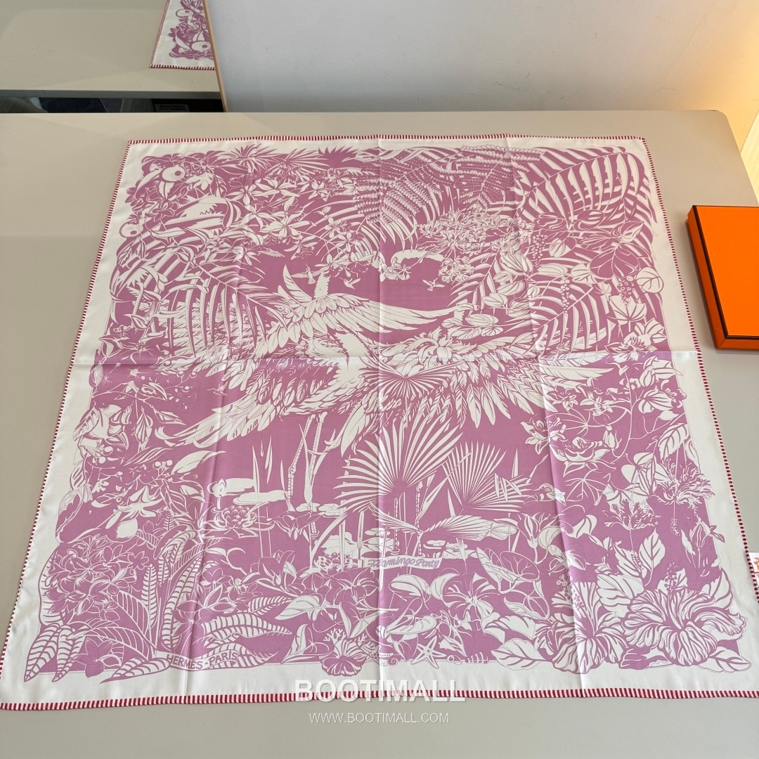 Hermès Flamingo Party Totem Silk Square Scarf Print Design 에르메스 플라밍고 파티 토템 실크 스퀘어 스카프 90cm 2