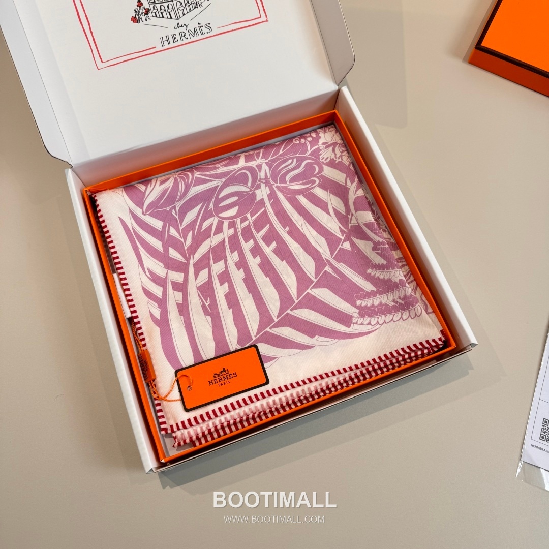 Hermès Flamingo Party Totem Silk Square Scarf Print Design 에르메스 플라밍고 파티 토템 실크 스퀘어 스카프 90cm 5