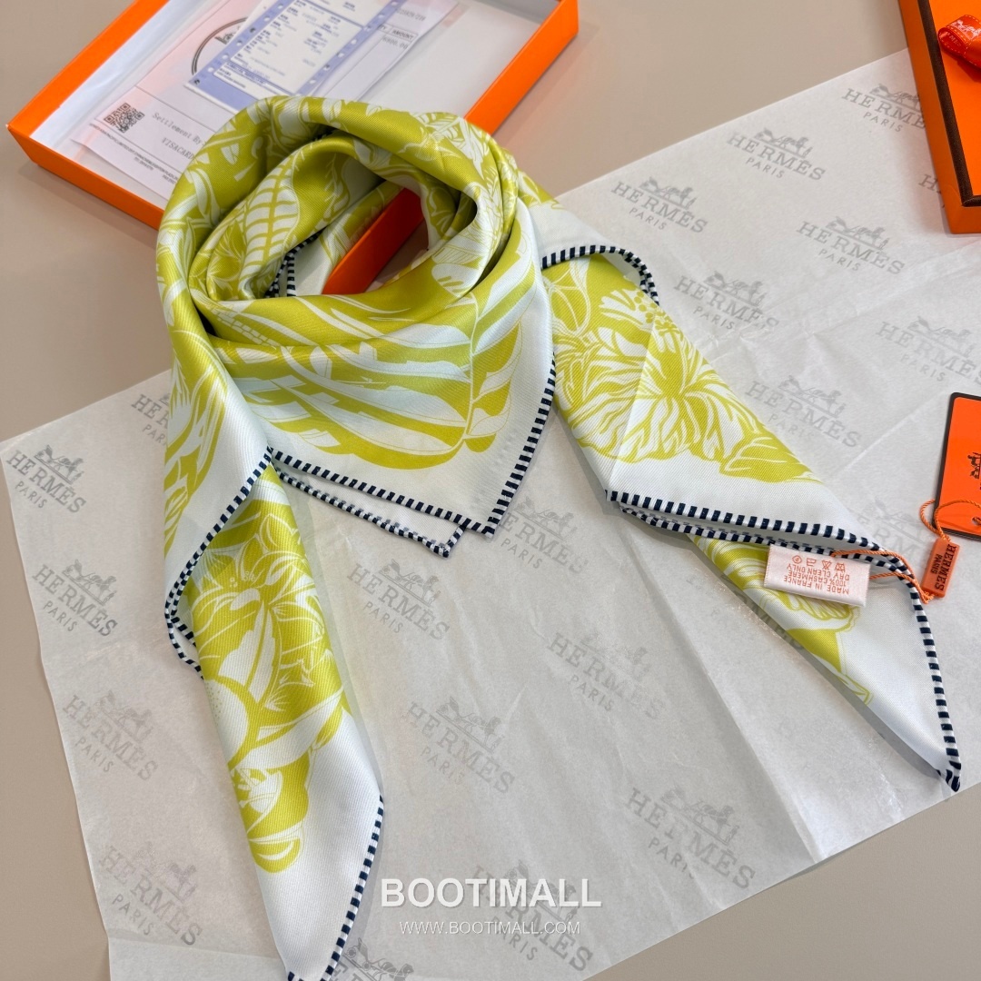 Hermès Flamingo Party Totem Silk Square Scarf Print Design 에르메스 플라밍고 파티 토템 실크 스퀘어 스카프 90cm 7