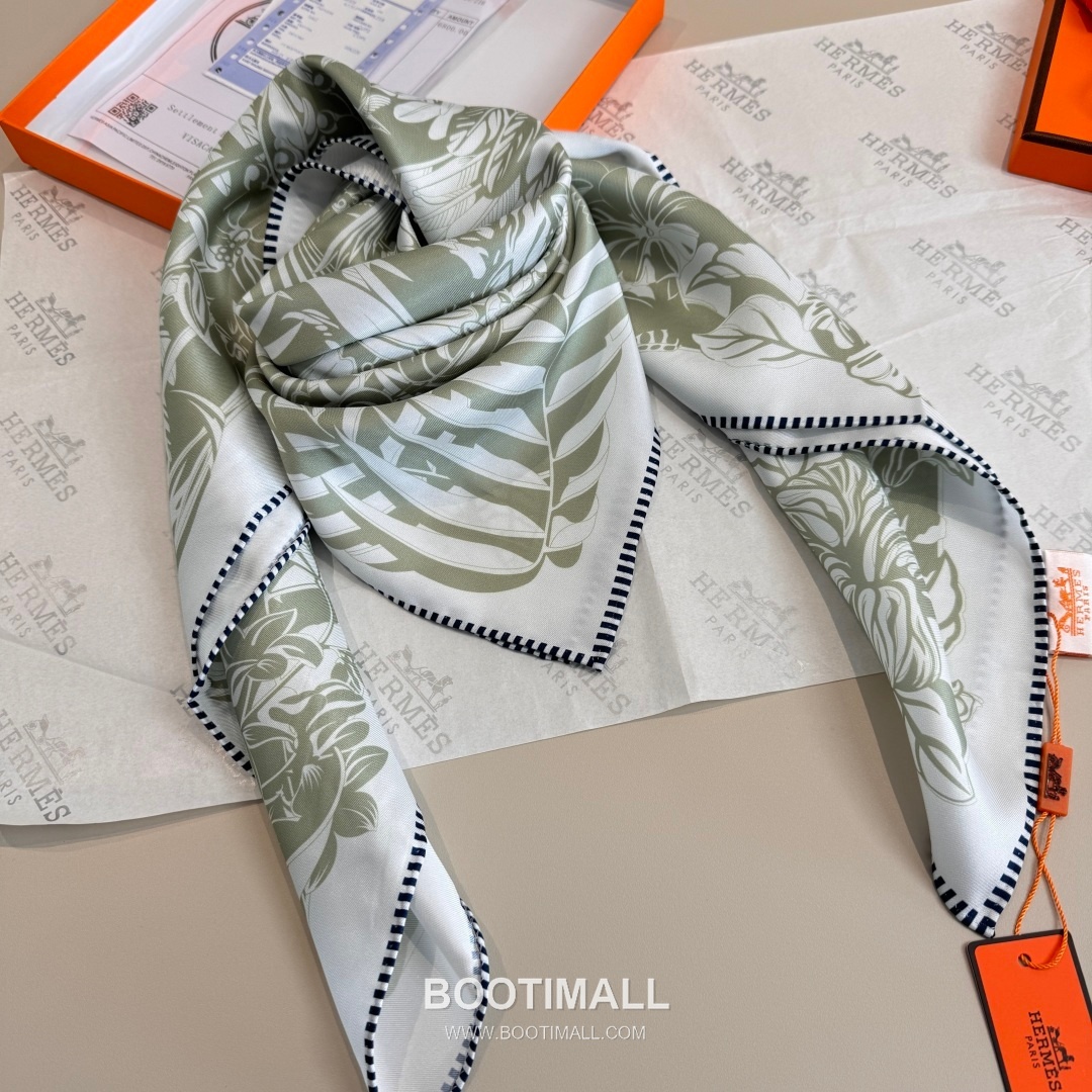 Hermès Flamingo Party Totem Silk Square Scarf Print Design 에르메스 플라밍고 파티 토템 실크 스퀘어 스카프 90cm 7
