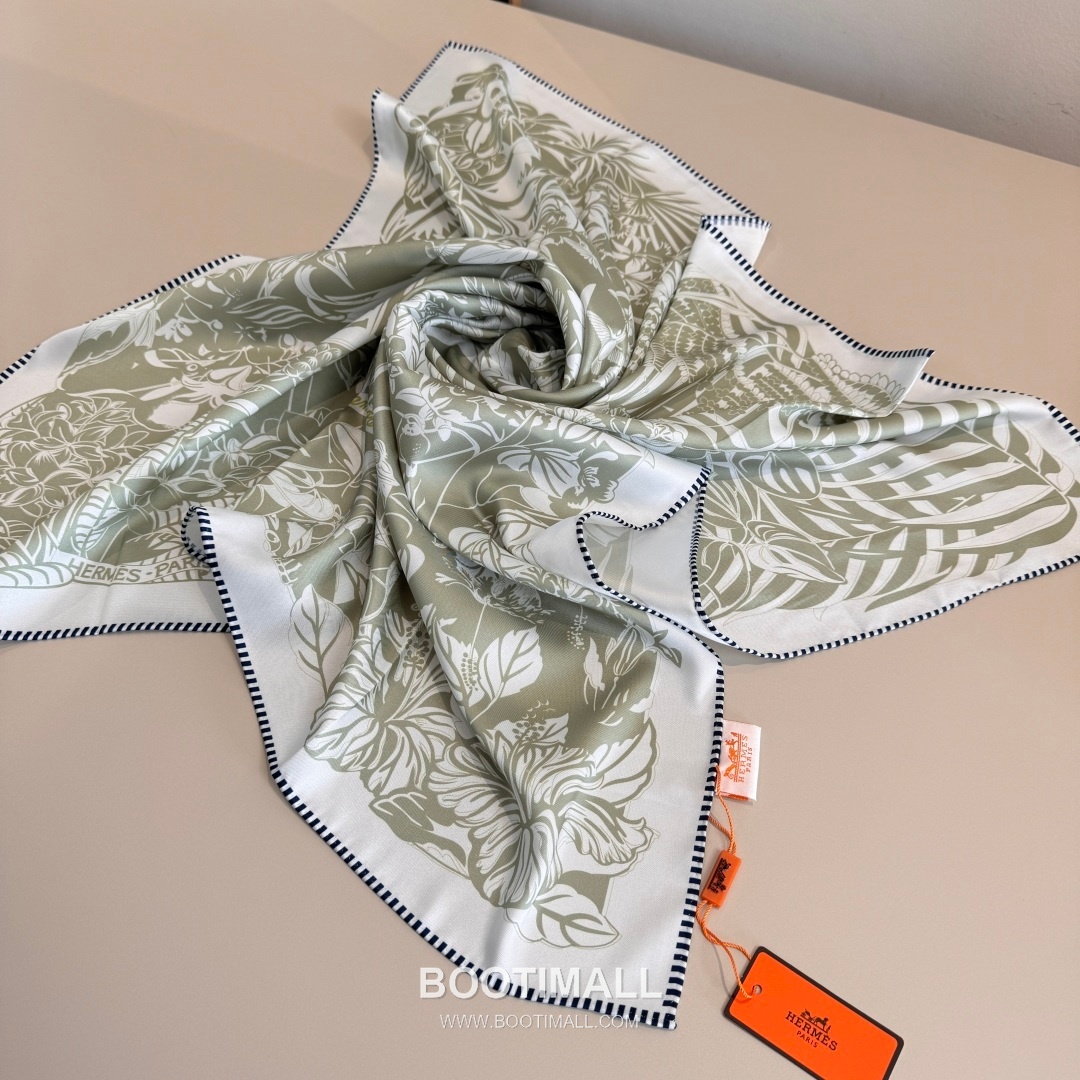 Hermès Flamingo Party Totem Silk Square Scarf Print Design 에르메스 플라밍고 파티 토템 실크 스퀘어 스카프 90cm 8