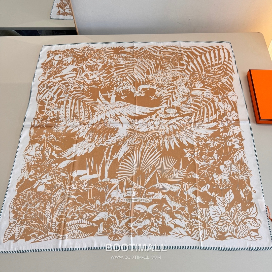 Hermès Flamingo Party Totem Silk Square Scarf Print Design 에르메스 플라밍고 파티 토템 실크 스퀘어 스카프 90cm 2