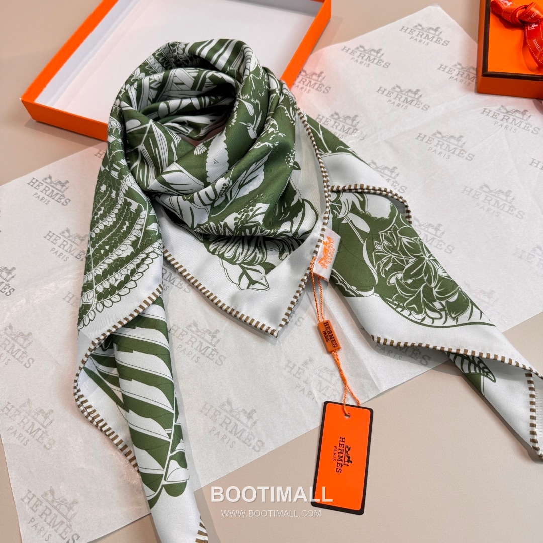 Hermès Flamingo Party Totem Silk Square Scarf Print Design 에르메스 플라밍고 파티 토템 실크 스퀘어 스카프 90cm 7