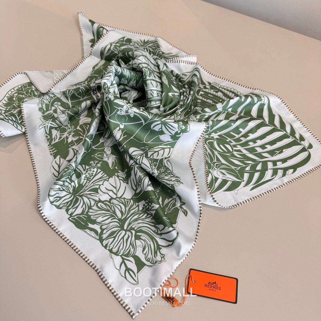 Hermès Flamingo Party Totem Silk Square Scarf Print Design 에르메스 플라밍고 파티 토템 실크 스퀘어 스카프 90cm 8