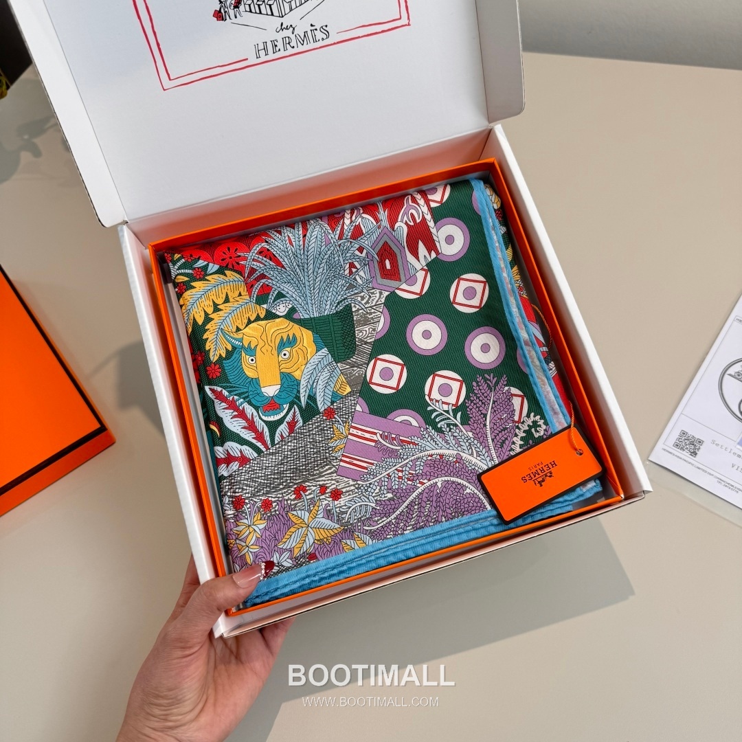 Hermès A Midsummer Night’s Dream Silk Square Scarf Story Print 에르메스 한여름 밤의 꿈 실크 스퀘어 스카프 90cm 4