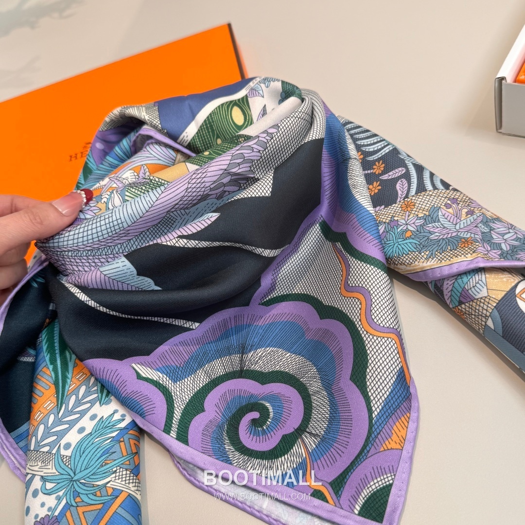 Hermès A Midsummer Night’s Dream Silk Square Scarf Story Print 에르메스 한여름 밤의 꿈 실크 스퀘어 스카프 90cm 7