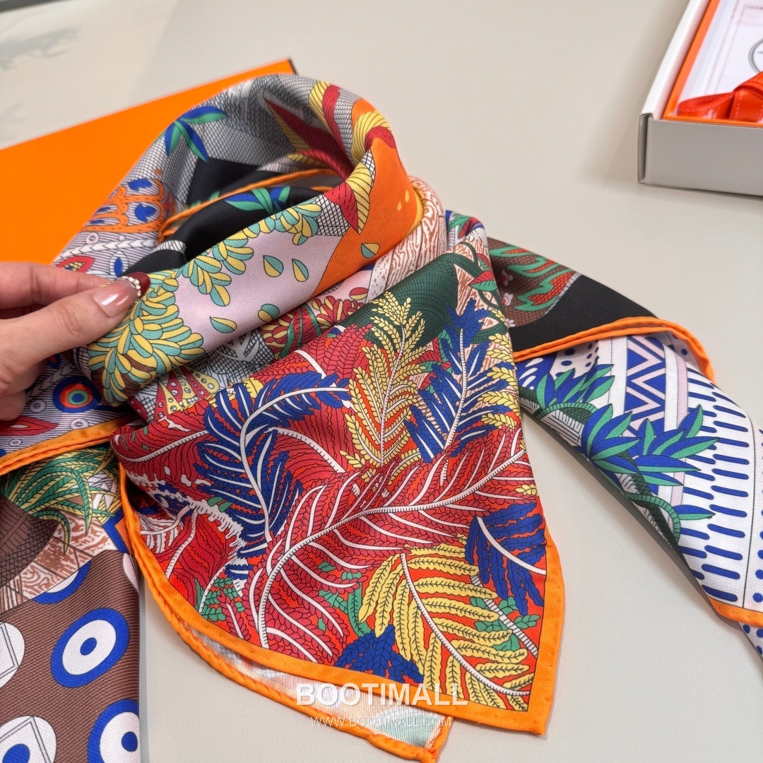 Hermès A Midsummer Night’s Dream Silk Square Scarf Story Print 에르메스 한여름 밤의 꿈 실크 스퀘어 스카프 90cm 7
