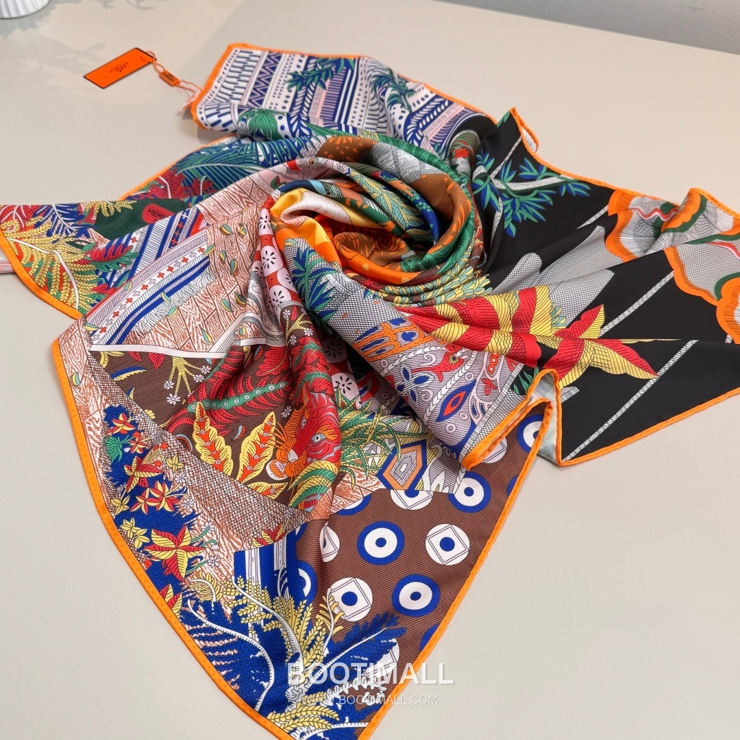 Hermès A Midsummer Night’s Dream Silk Square Scarf Story Print 에르메스 한여름 밤의 꿈 실크 스퀘어 스카프 90cm 8