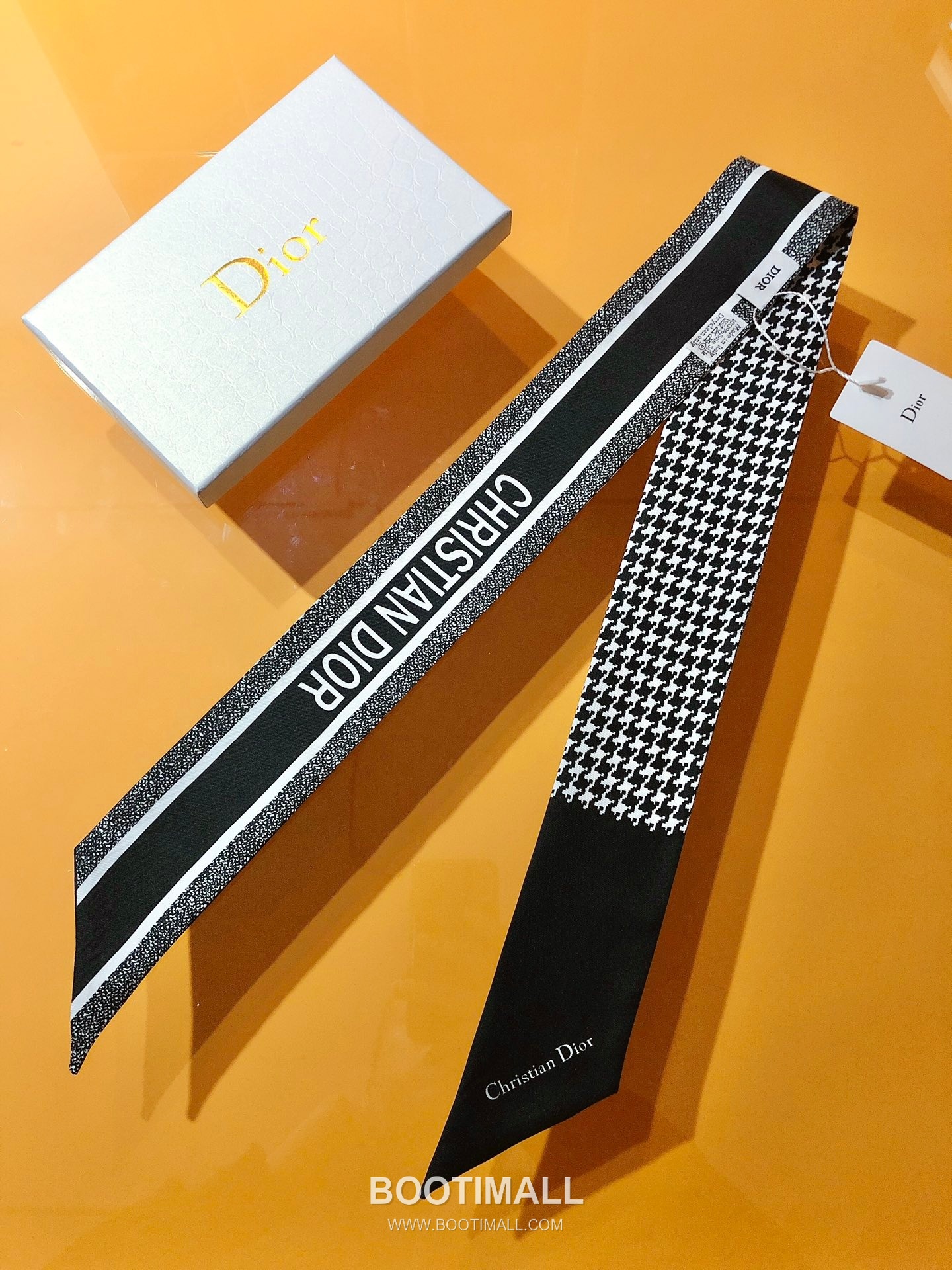 Dior 30 Montaigne Houndstooth Silk Double Sided Twilly Scarf 100% Silk Print Scarf 디올 30 몽테뉴 하운드투스 실크 더블사이드 트윌리 스카프 PDO2209 105cm 3