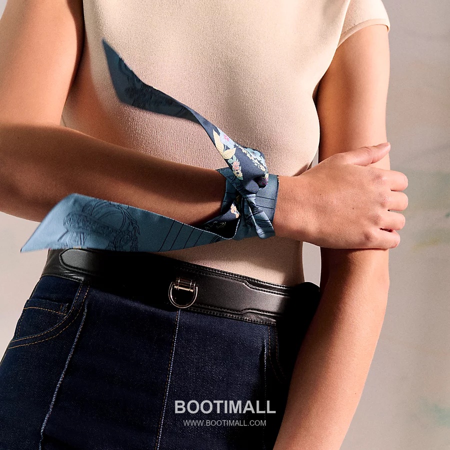 Hermes Splendid Bridle Floral Silk Twill Double Sided Twilly Scarf 100% Silk Print Scarf 에르메스 스플렌디드 브라이들 플로럴 실크 트윌 더블사이드 트윌리 스카프 PHMS2520 86cm 2