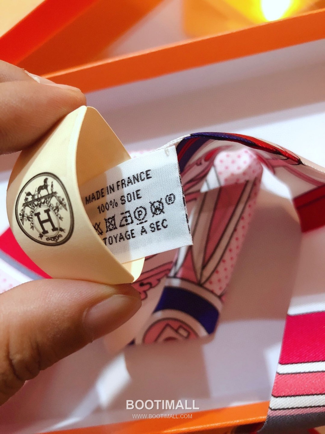 Hermes Etriers et Brandebourgs Silk Twill Double Sided Twilly Scarf 100% Silk Print Scarf 에르메스 에트리에 브란덴부르 실크 트윌 더블사이드 트윌리 스카프 PHMS1971 86cm 6