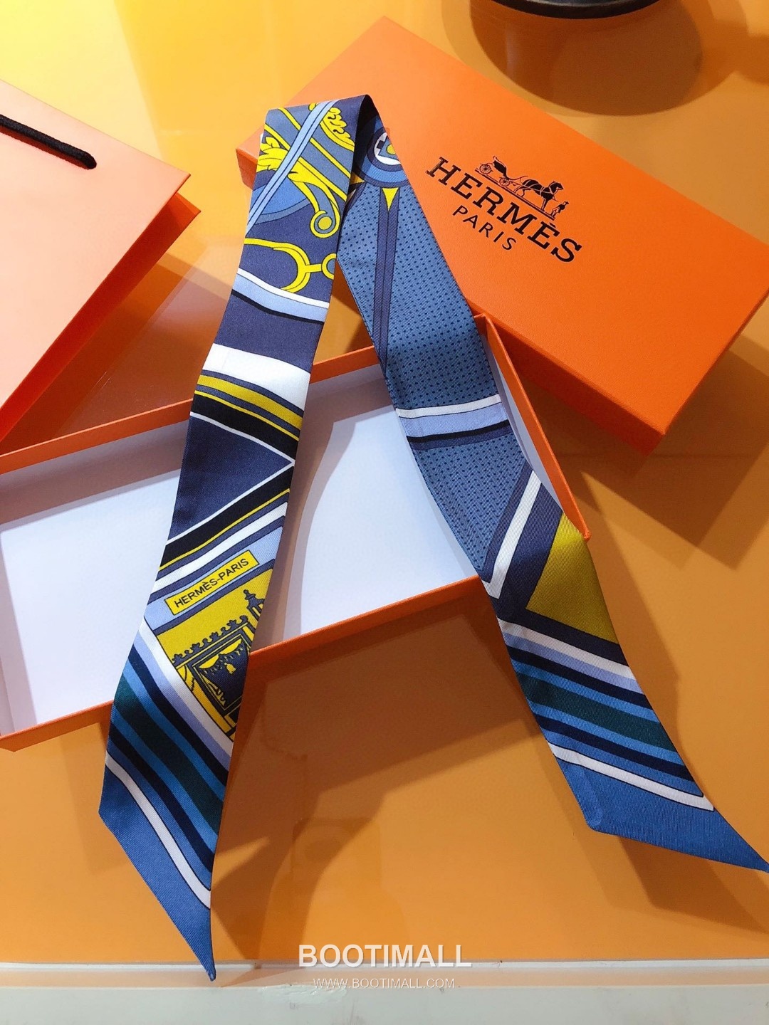 Hermes Etriers et Brandebourgs Silk Twill Double Sided Twilly Scarf 100% Silk Print Scarf 에르메스 에트리에 브란덴부르 실크 트윌 더블사이드 트윌리 스카프 PHMS1971 86cm 1