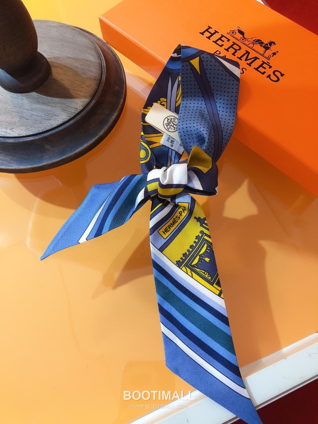 Hermes Etriers et Brandebourgs Silk Twill Double Sided Twilly Scarf 100% Silk Print Scarf 에르메스 에트리에 브란덴부르 실크 트윌 더블사이드 트윌리 스카프 PHMS1971 86cm 5