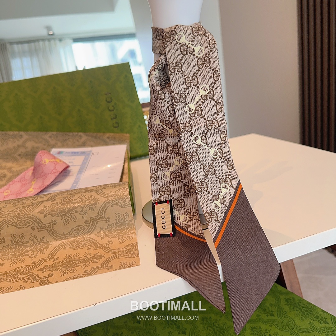 Gucci GG Horsebit Silk Twilly Scarf with Logo Print 구찌 GG 홀스빗 실크 트윌리 스카프 로고 프린트 90cm 8