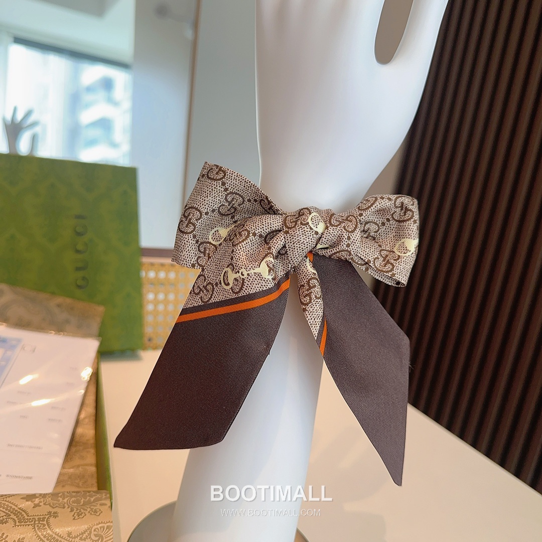 Gucci GG Horsebit Silk Twilly Scarf with Logo Print 구찌 GG 홀스빗 실크 트윌리 스카프 로고 프린트 90cm 9